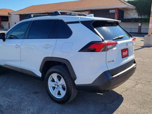 Used 2021 Toyota RAV4 XLE w/ Convenience Package FWD image 8