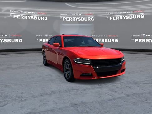 Used 2016 Dodge Charger R/T w/ Plus Group RWD image 2