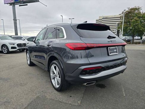 Certified 2025 Audi Q5 Premium Plus w/ Premium Plus AWD/4WD image 5
