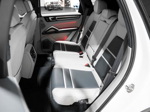 Used 2023 Porsche Cayenne GTS image 30