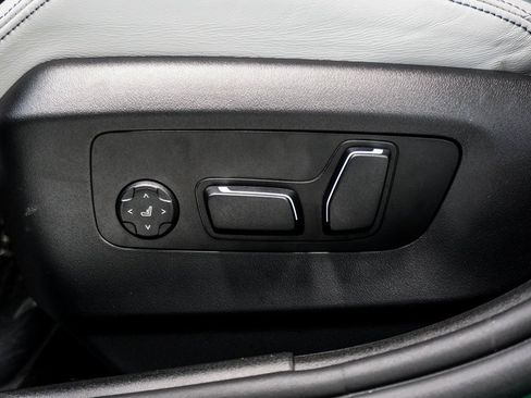 Used 2025 BMW M5 Base w/ Carbon Package image 19