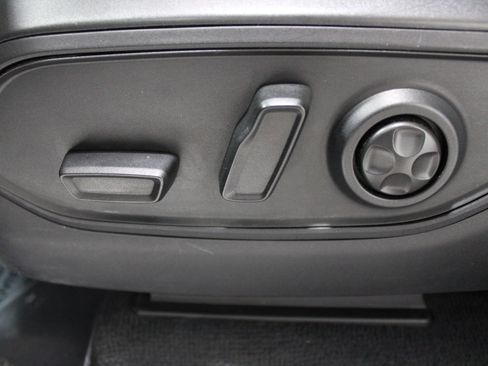 Used 2023 Jeep Grand Cherokee Laredo AWD/4WD image 41