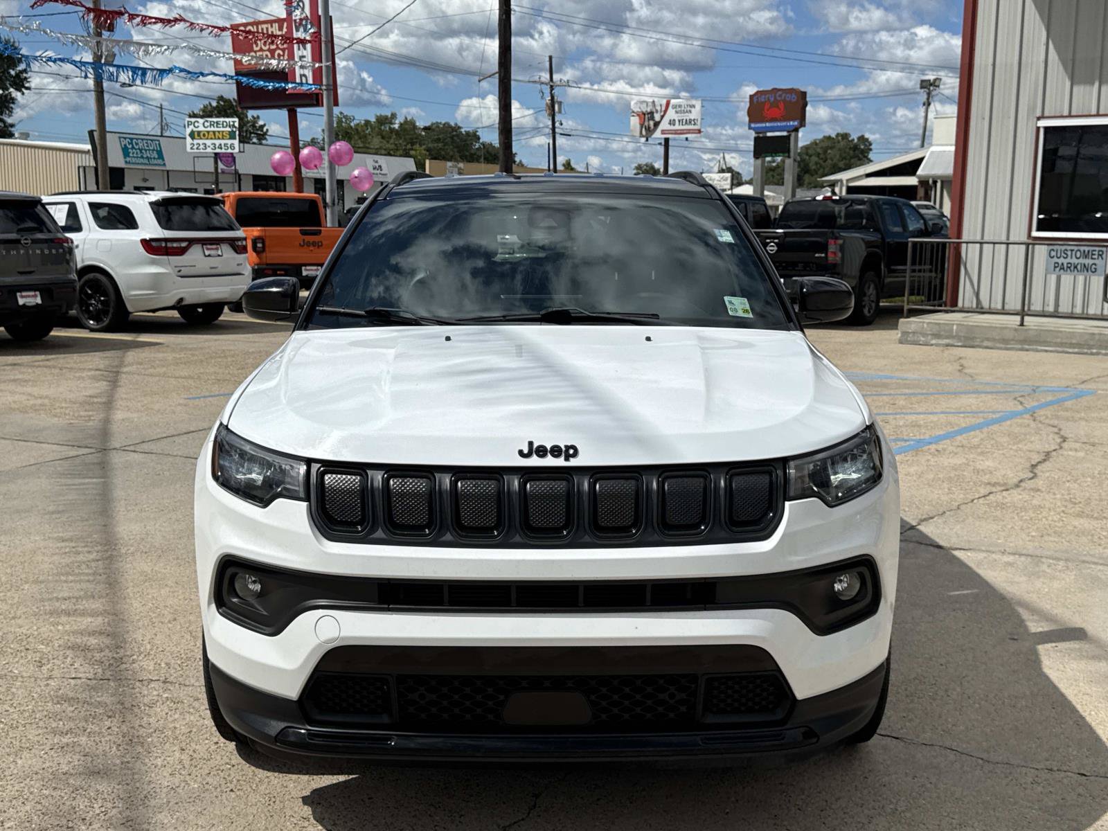 Used 2022 Jeep Compass Latitude FWD image 2