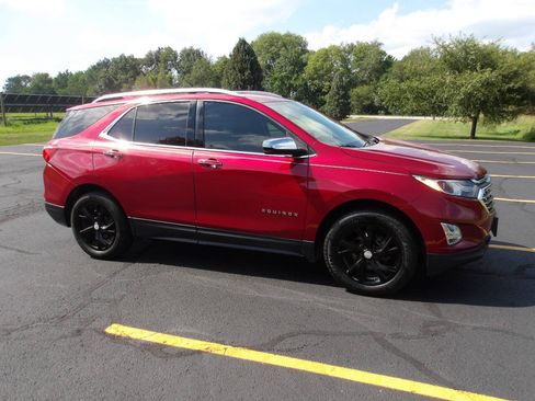 Used 2018 Chevrolet Equinox Premier FWD image 1