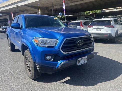 Used 2018 Toyota Tacoma SR5 image 2