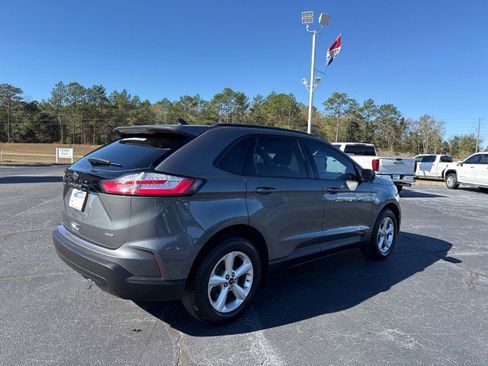 Used 2022 Ford Edge SE image 3