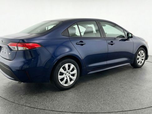 Used 2025 Toyota Corolla LE image 9