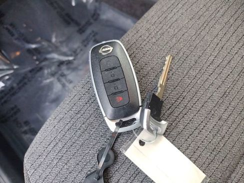 Used 2023 Nissan Rogue SV image 46