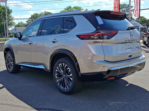New 2026 Nissan Rogue Platinum w/ Platinum Premium Package AWD/4WD image 3