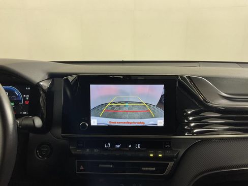 Used 2025 Toyota Camry SE FWD image 27