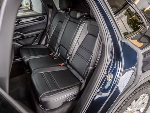 Used 2019 Porsche Cayenne image 42