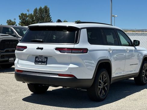 New 2026 Jeep Grand Cherokee L 2WD image 7