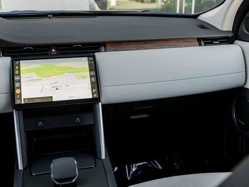 Used 2024 Land Rover Discovery Sport S image 22