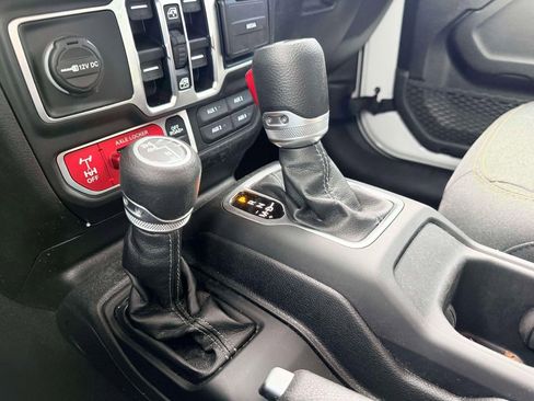Used 2025 Jeep Wrangler Unlimited Sport AWD/4WD image 22