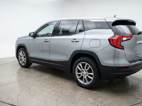 Used 2024 GMC Terrain SLT image 6