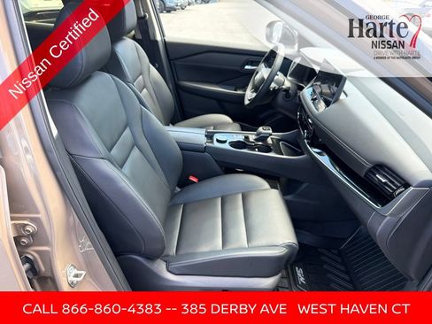 Certified 2025 Nissan Rogue SL w/ SL Premium Package AWD/4WD image 31