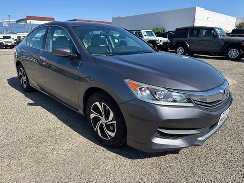 Used 2017 Honda Accord LX image 3