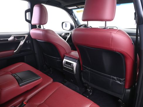 Used 2021 Lexus GX 460 Luxury w/ Accessory Package image 17