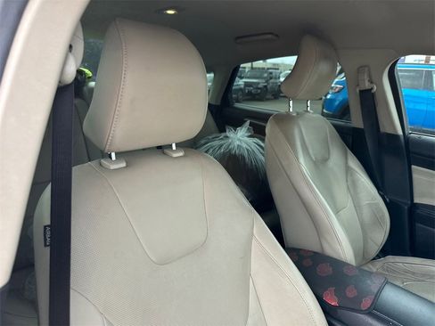 Used 2017 Ford Fusion Titanium image 3