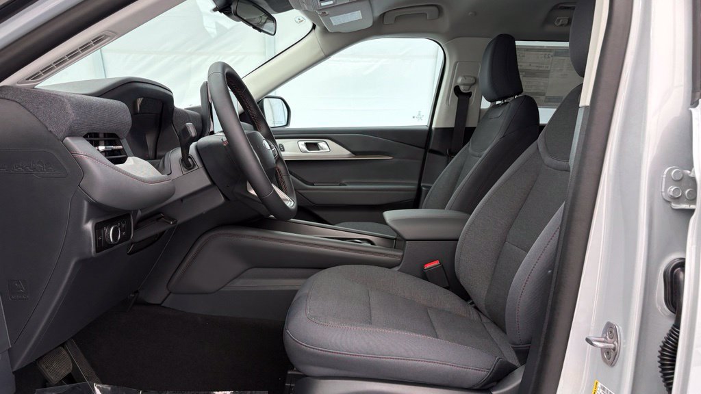 New 2026 Ford Explorer Active AWD/4WD image 13