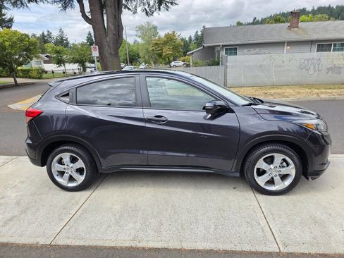 Used 2016 Honda HR-V EX image 4