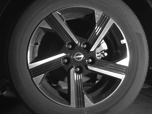 Used 2025 Nissan Sentra SV image 14