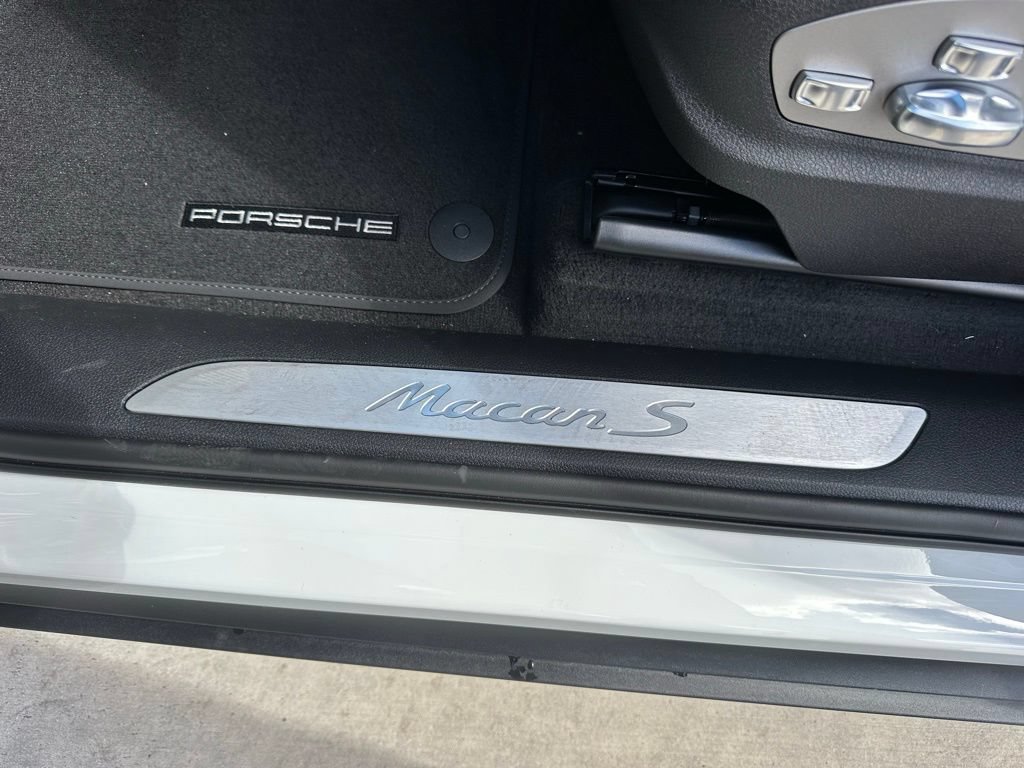 Certified 2026 Porsche Macan S AWD/4WD image 24
