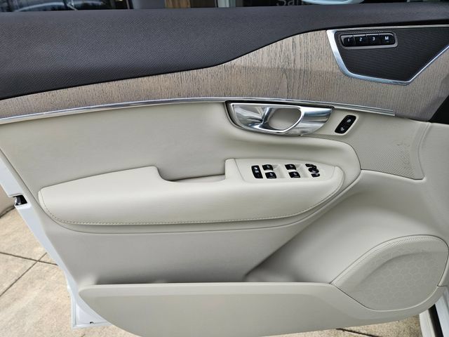 Certified 2025 Volvo XC90 T8 Plus w/ Protection Package Premier AWD/4WD image 21