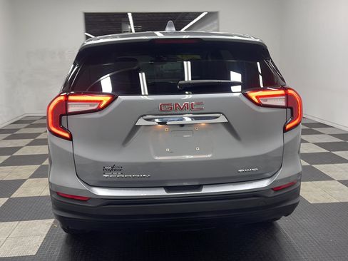 Used 2024 GMC Terrain SLE AWD/4WD image 17