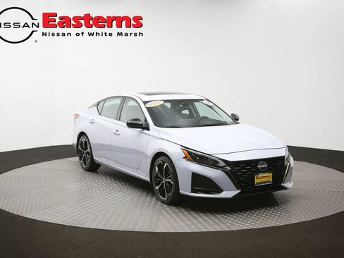 Used 2023 Nissan Altima 2.5 SR w/ SR Premium Package FWD image 50