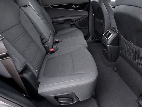 Used 2017 Kia Sorento FWD w/ LX Convenience Package image 36