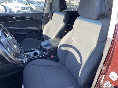 Used 2016 Kia Sorento LX w/ LX Convenience Package image 12
