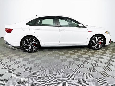 Used 2022 Volkswagen Jetta GLI Autobahn image 10