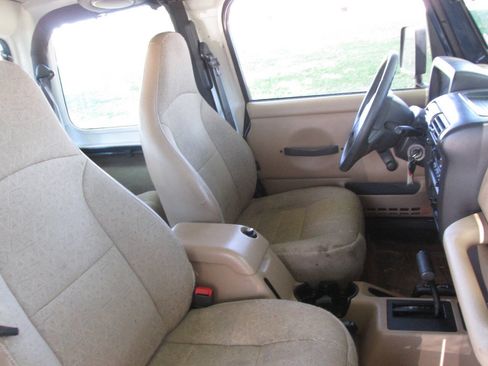 Used 2002 Jeep Wrangler SE AWD/4WD image 21