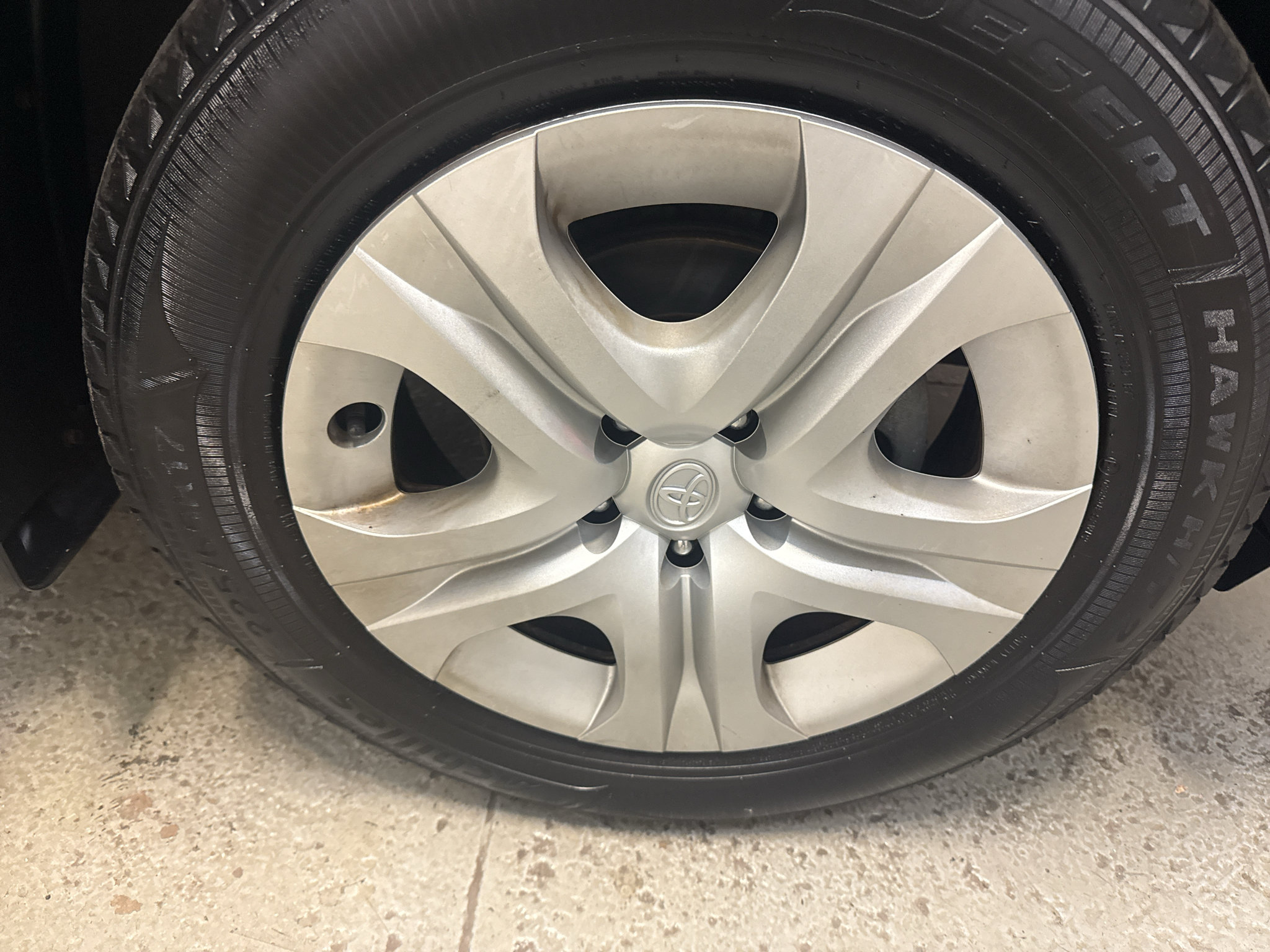 Used 2015 Toyota RAV4 LE AWD/4WD image 28