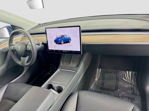 Used 2023 Tesla Model Y Long Range image 28