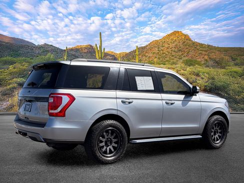 Used 2021 Ford Expedition XLT RWD image 4