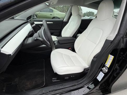 Used 2021 Tesla Model 3 Standard Range Plus image 9