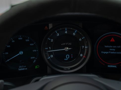 Certified 2024 Porsche 911 Carrera GTS image 25