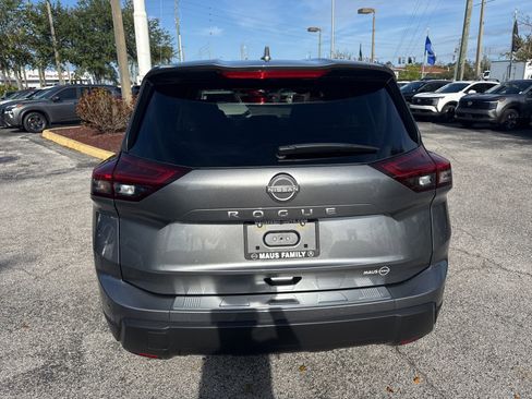 Certified 2025 Nissan Rogue SV image 6