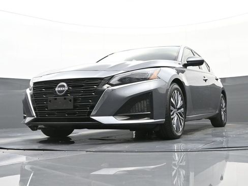 Used 2023 Nissan Altima 2.5 SV image 38