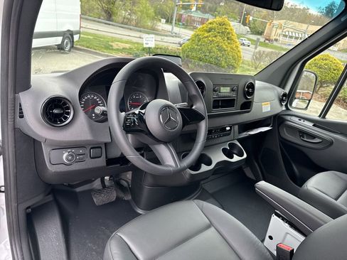 New 2025 Mercedes-Benz Sprinter 2500 image 12