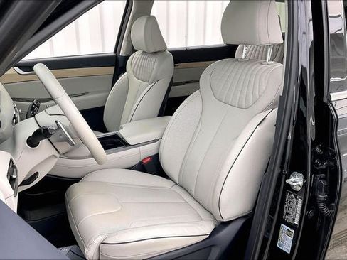 Certified 2025 Hyundai Palisade Limited AWD/4WD image 8