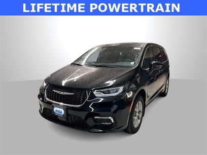 New 2026 Chrysler Pacifica Select