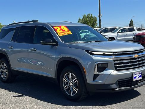 Certified 2024 Chevrolet Traverse LT AWD/4WD image 3