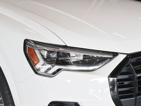 Used 2023 Audi Q3 2.0T Premium w/ Black Optic Sport Package image 28