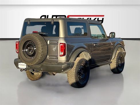 Used 2022 Ford Bronco Black Diamond image 7