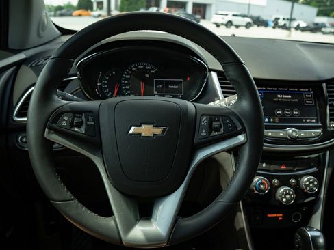 Used 2020 Chevrolet Trax Premier image 28