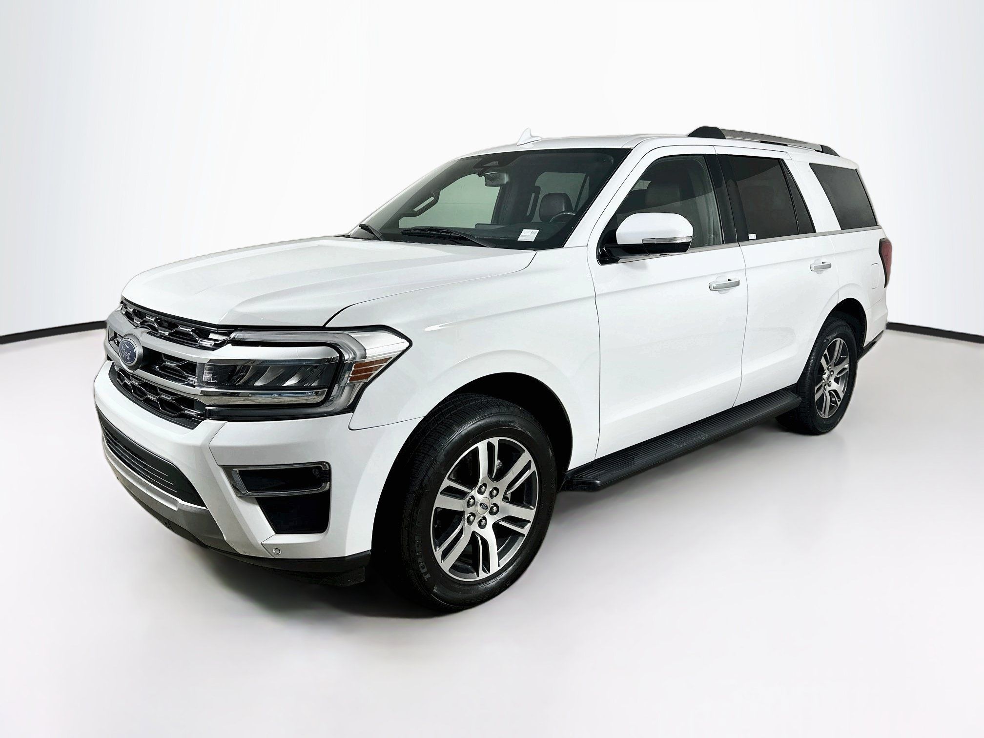 Used 2024 Ford Expedition Limited AWD/4WD image 3