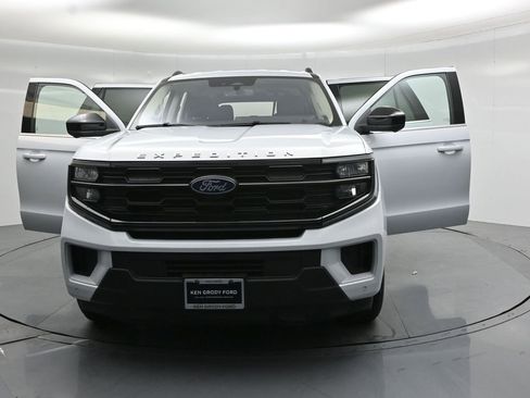 Used 2025 Ford Expedition Max Active RWD image 28